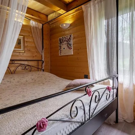 Charming House In Velika Lesnica Сasa de vacaciones