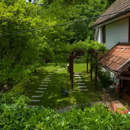 Charming House In Velika Lesnica * Mala Lesnica
